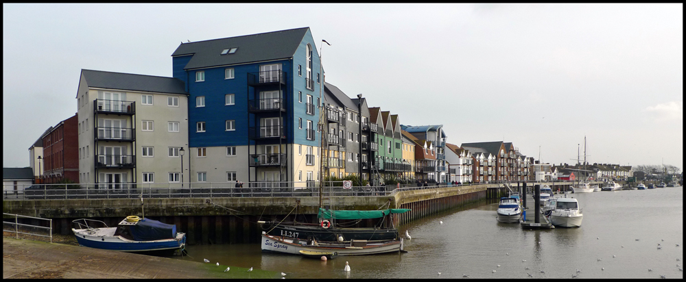 Thursday January 28th (2010) Littlehampton, on the River Arun. width=