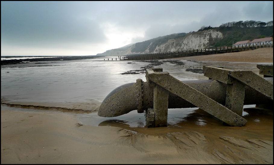 Wednesday April 10th (2013) Pipe at low tide width=
