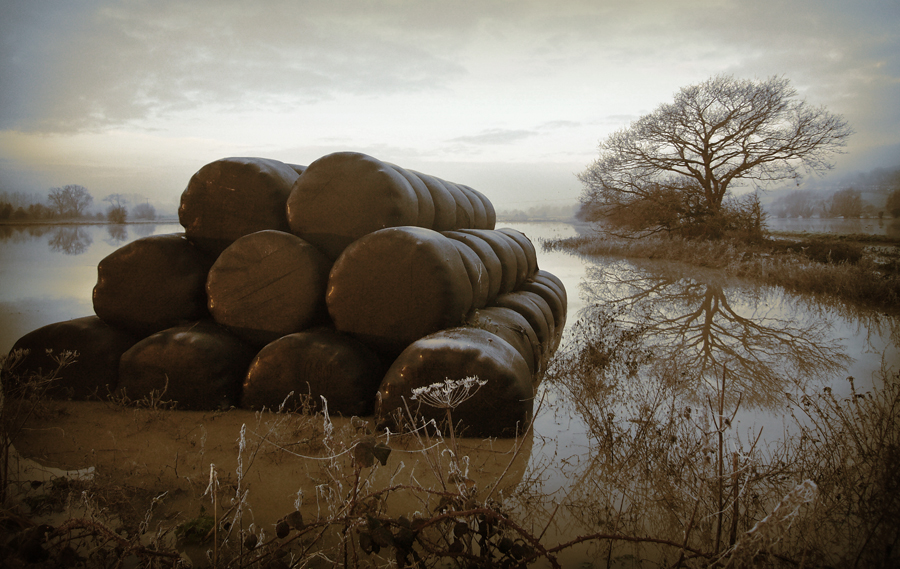 Tuesday December 16th (2008) Flooded Hay Bales width=