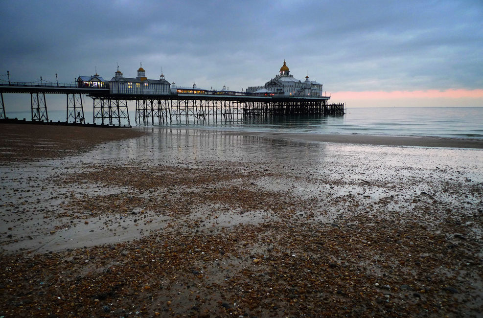 Monday December 4th (2017) Eastbourne Pier at half past four today. width=