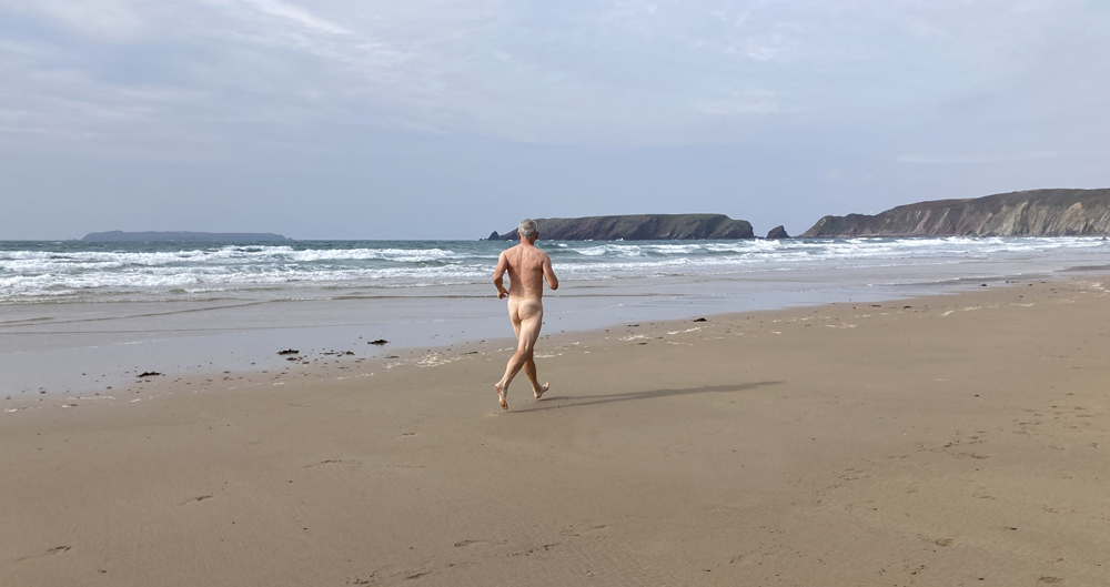 Thursday October 2nd (2025) Marloes Sands, Pembrokeshire with Skokholm Island in the distance width=