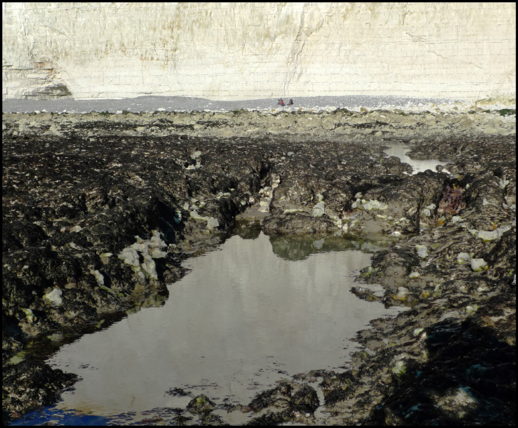 Sunday January 30th (2011) Lucy, Simon and Jude at Birling Gap. width=