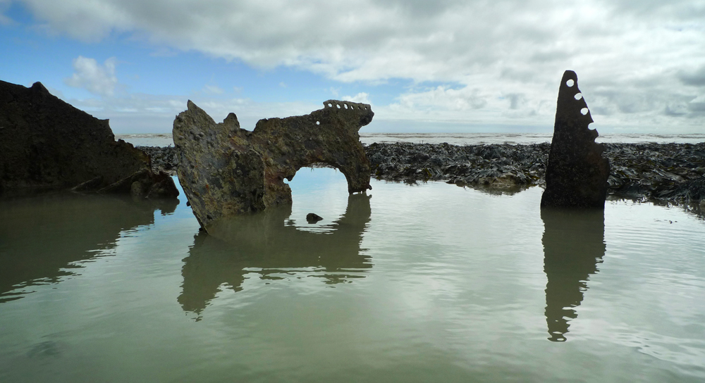 Monday July 4th (2016) Shipwreck as sculpture width=