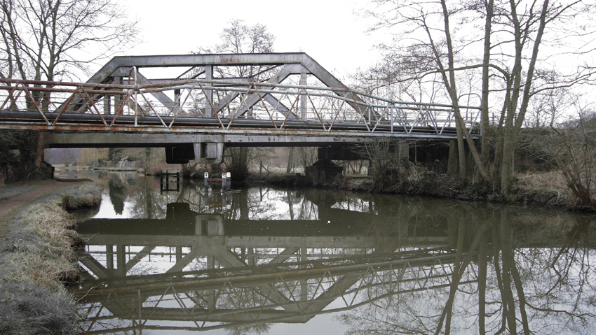 Tuesday February 20th (2007) Bridge over the River Wey width=