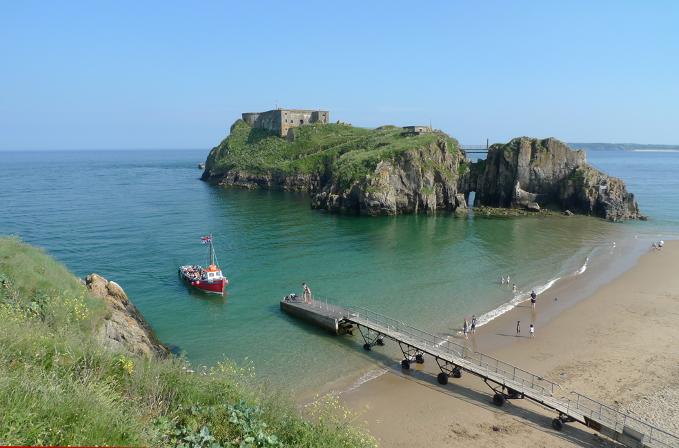 Sunday June 10th (2018) It's a beautiful day in Tenby. width=