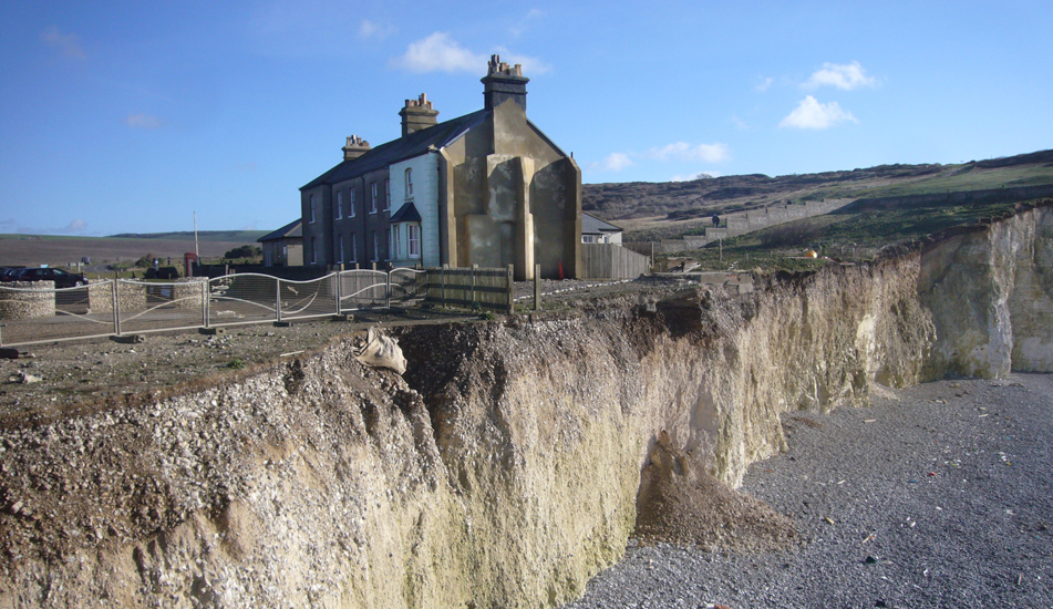 Wednesday January 14th (2015) Another rock fall at Birling Gap. width=