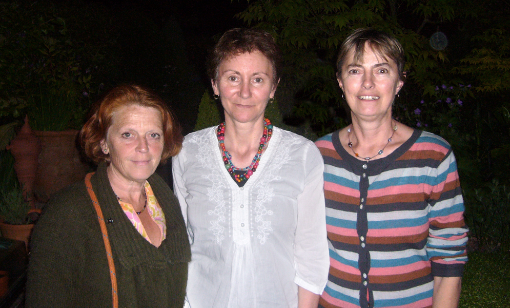 Wednesday May 6th (2009) Come into the garden girls... width=