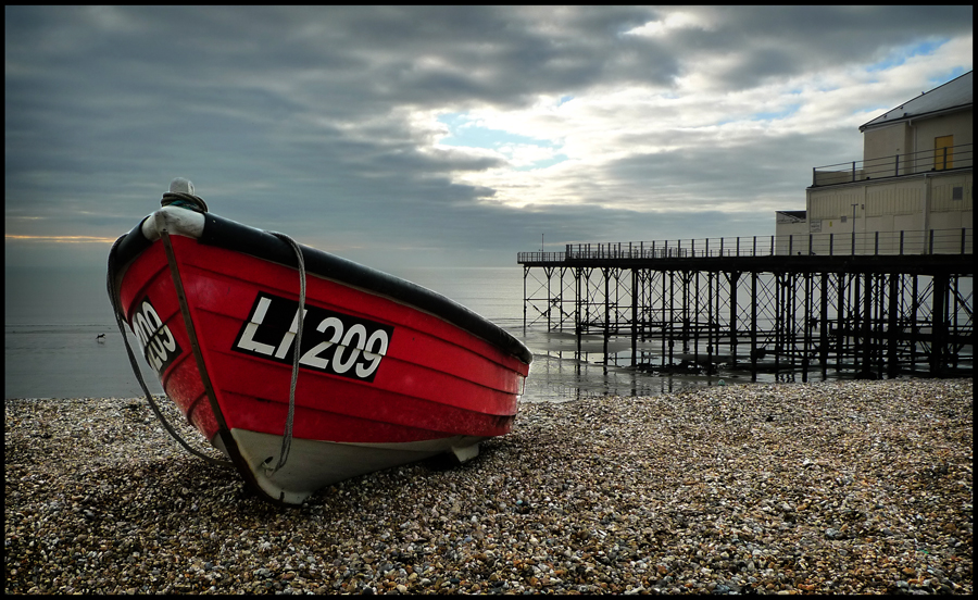 Sunday January 24th (2010) Red Boat and Bognor Regis Pier width=