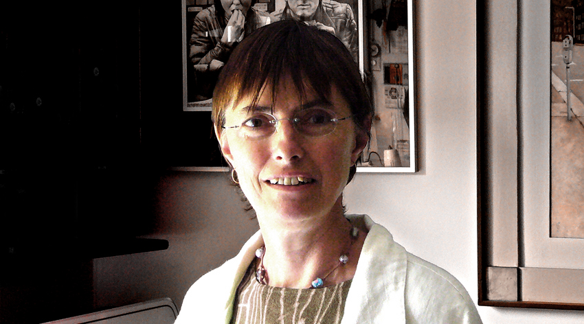 Wednesday August 16th (2006) Trish pops in for lunch width=