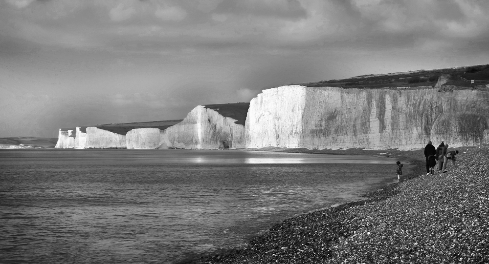 Tuesday February 3rd (2015) Strange light on the Severn Sisters width=