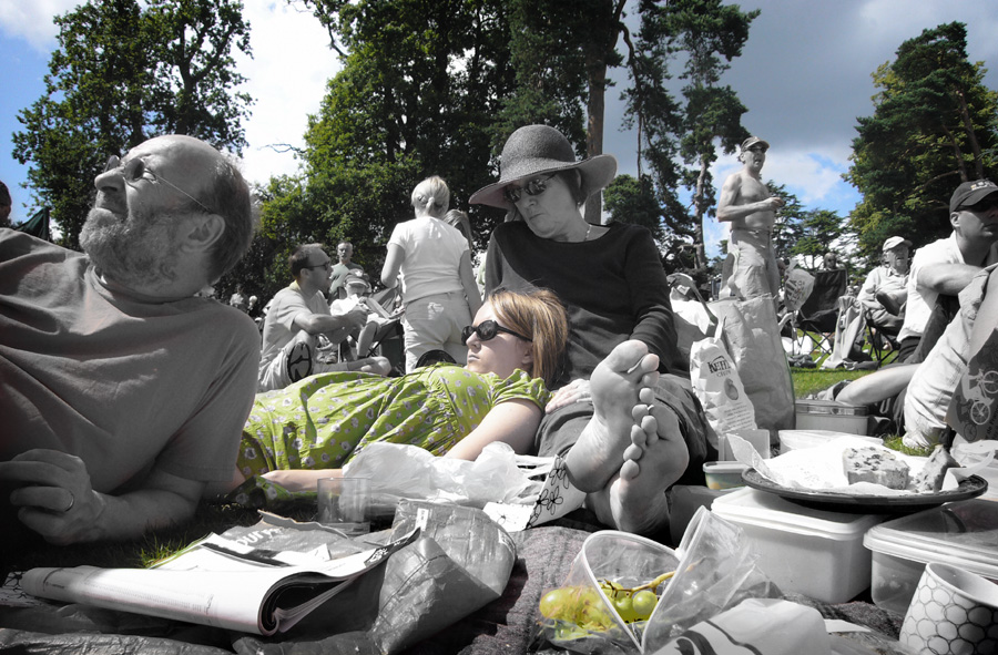 Monday July 9th (2007) Picnic in the park width=