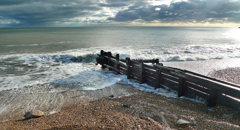 Sunday December 9th (2018) The sea at Sovereign harbour width=