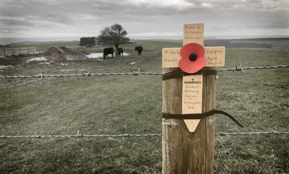 Monday December 13th (2021) A poppy for Flight Sub-Lieutenant Richard Swallow width=