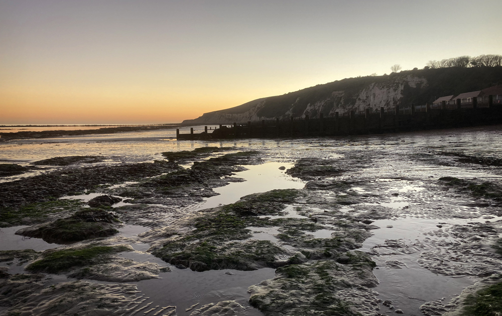 Monday January 17th (2022) 16.40 ... Looking west, Eastbourne beach. width=