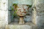 Urn ...